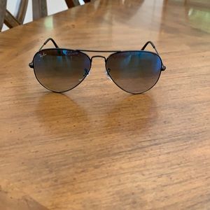 Men’s Rayban Polarized Aviator Sunglasses